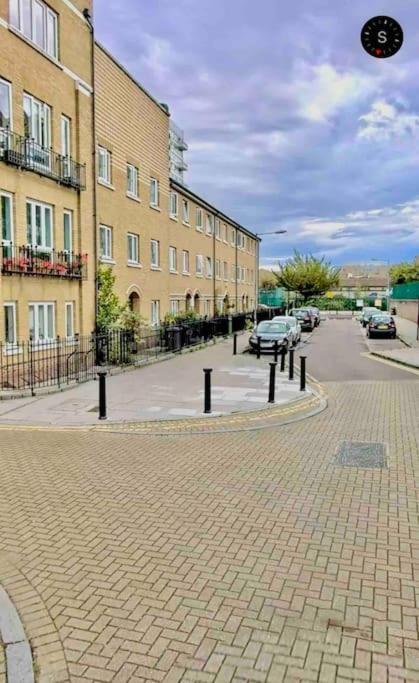 A Beautiful Stylish 2 Bedroom Apartment -City Of London Exterior foto